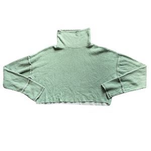 Urban Outfitters Green Cropped drop shoulder knit long sleeve turtleneck size M